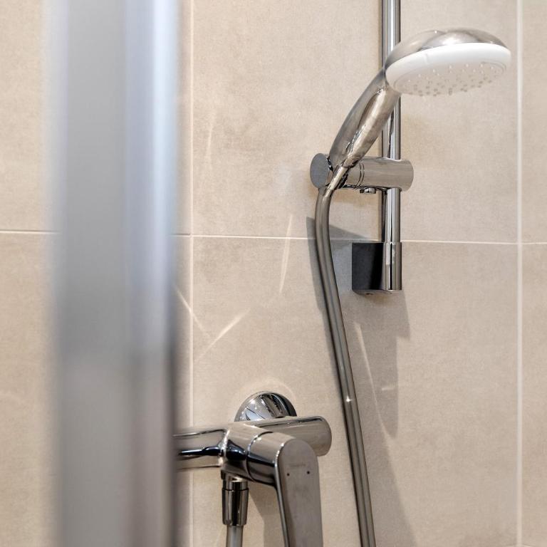 Apartement Ben´s Auszeit Top 4 - Vierbettzimmer mit Dusche - 20