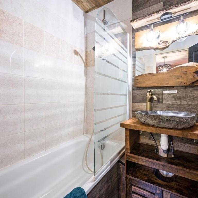 Chalet Refuge Loup Blanc Valfréjus - Appartement 3 Chambres Premium avec Balcon - 13