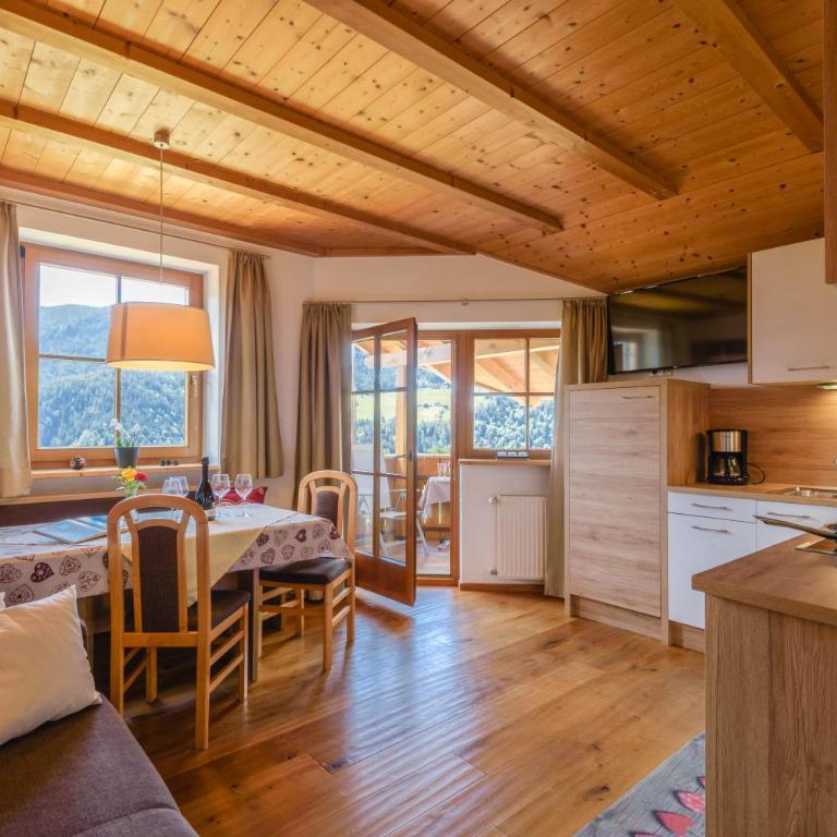 Familyapartment Alpe - Unterkehrhof - Two-Bedroom Deluxe Apartment with Garden View - 6