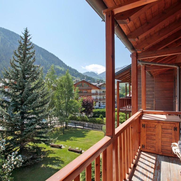 Casa Caterina La Thuile - Appartamento Premium con 3 Camere da Letto e Balcone - 1