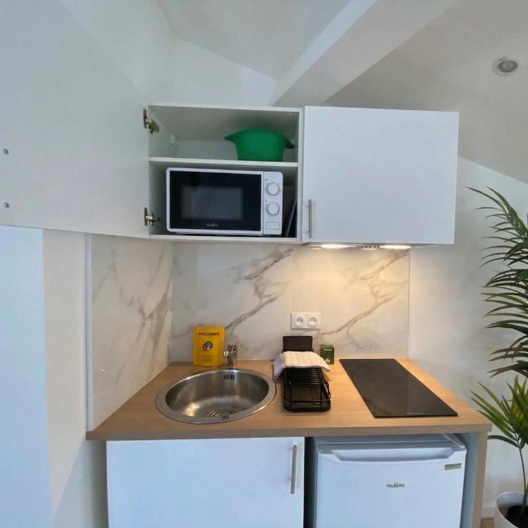 932 Suite Margot - Cosy Apartment Paris Center - Studio - 11