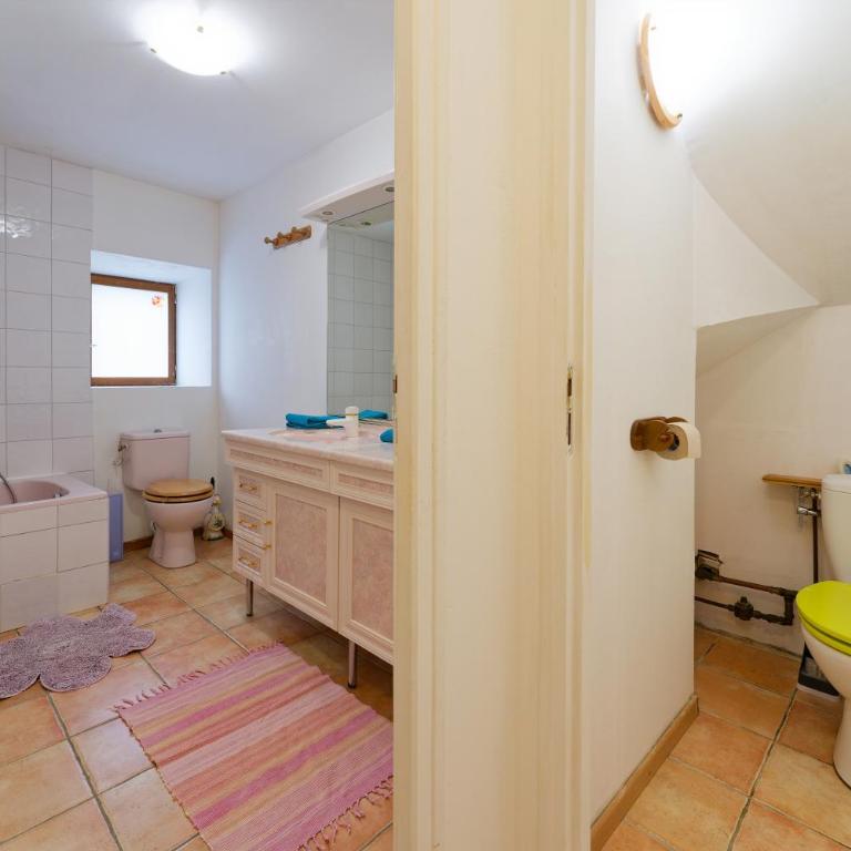 Chalet La Tournette - Two-Bedroom Deluxe Apartment with Garden View - 16
