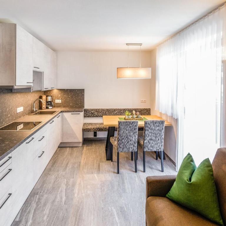 Zum Sonnentor App Larix 2 - Superior Apartment mit 1 Schlafzimmer und Balkon - 2