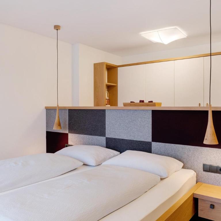 Angerle Alm Apt Alpenglühen - Two-Bedroom Deluxe Apartment with Garden View - 12