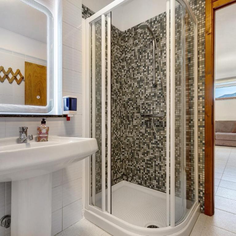 Casa Edda - Sole - Appartamento Deluxe con 2 Camere da Letto e Vista Giardino - 19