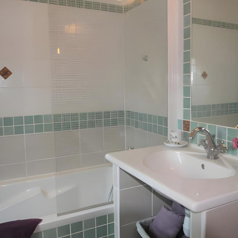 Manoir du Petit Saint-Pierre - Chambre Standard Lit Queen-Size - 9