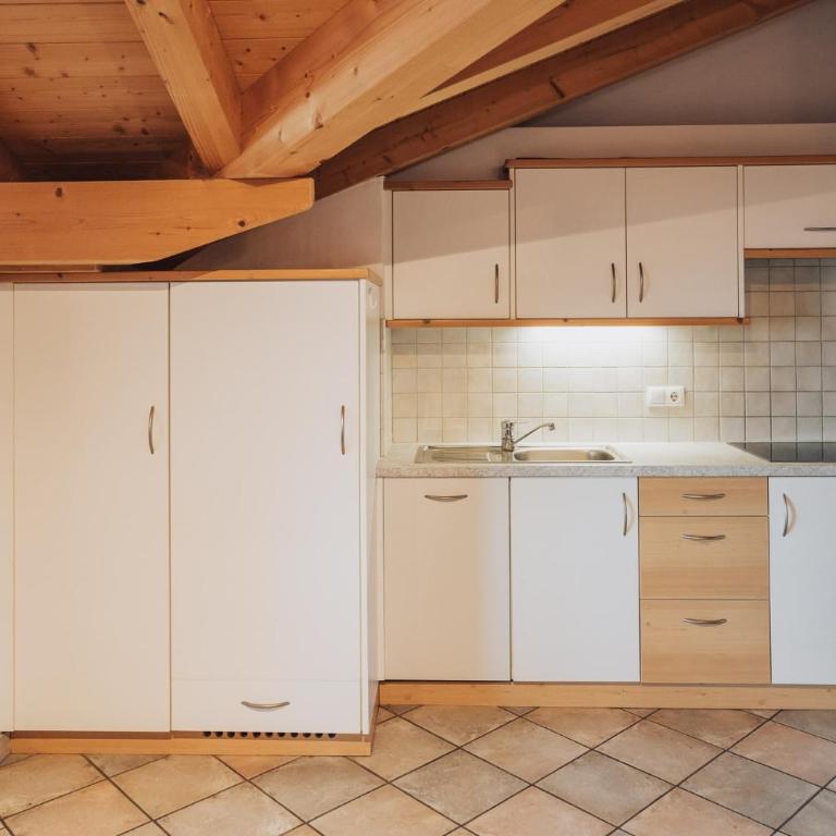 Oberegghof Ferienwohnung Hahnenkamm - Two-Bedroom Deluxe Apartment with Garden View - 3