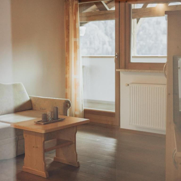 Oberegghof Ferienwohnung Hahnenkamm - Two-Bedroom Deluxe Apartment with Garden View - 5