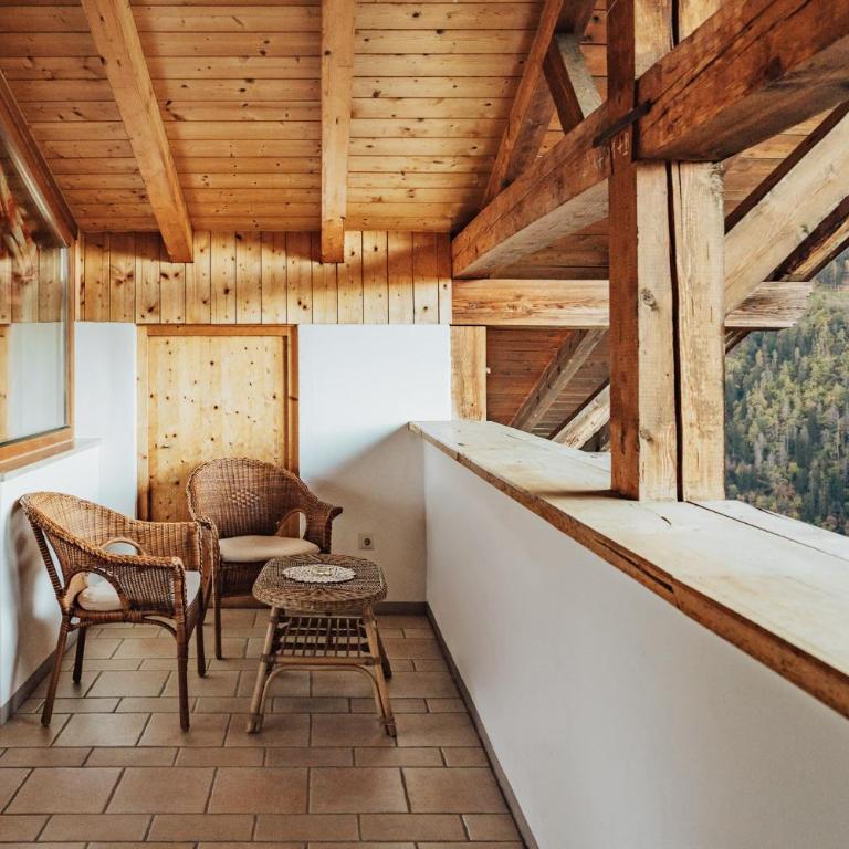 Oberegghof Ferienwohnung Hahnenkamm - Two-Bedroom Deluxe Apartment with Garden View - 12
