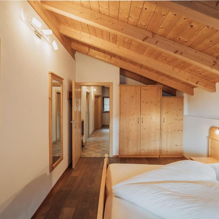 Oberegghof Ferienwohnung Hahnenkamm - Two-Bedroom Deluxe Apartment with Garden View - 9