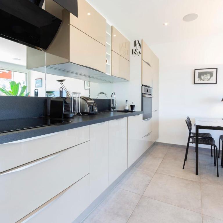 Appartement entièrement équipé de 47 m2 avec vue dégagée sur collines - Appartement - 8