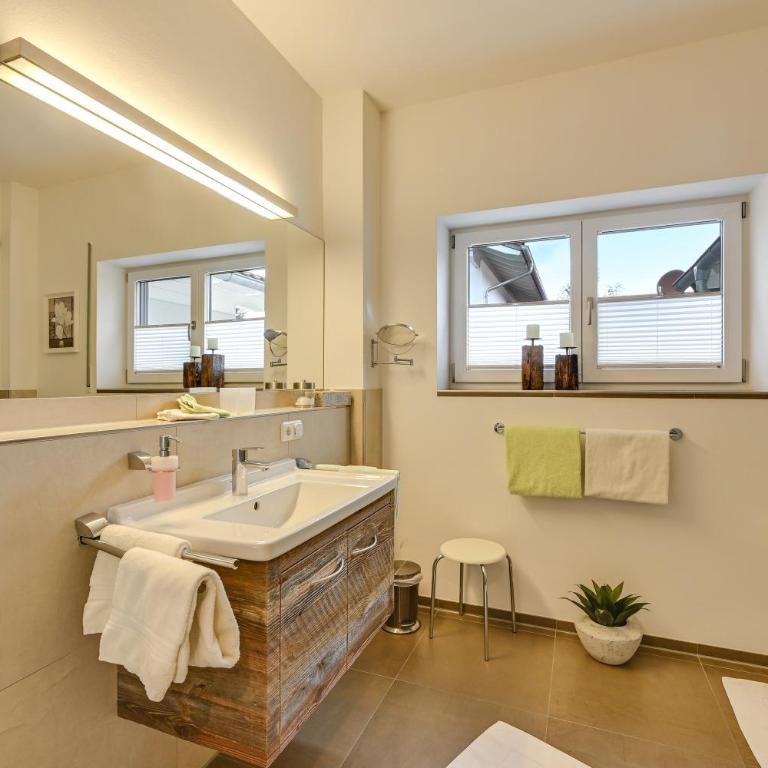 Ferienwohnung Panorama Eg - Deluxe-Apartment mit 2 Schlafzimmern und Gartenblick - 18