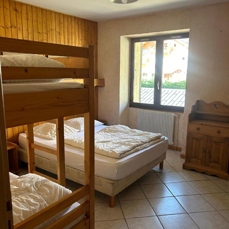 Chalet Moulinot - Appartamento con 3 Camere da Letto e Vista Montagna - 8