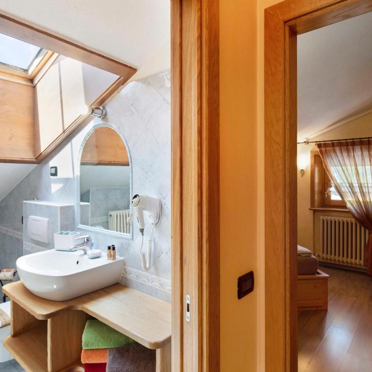 Chalet Letizia Apartments Trilo - Appartamento Deluxe con 2 Camere da Letto e Balcone - 16