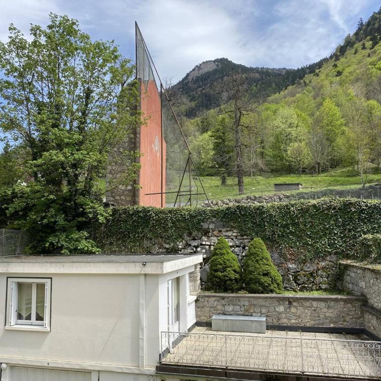 Appartement à Cauterets, proche télécabines, 4 pers, balcon vue montagne - FR-1-812-76 - Apartment - 12