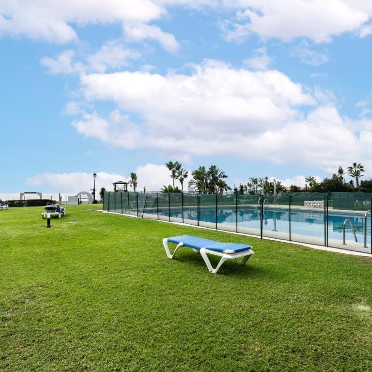 Beautiful frontline apartment - Superior One-Bedroom Apartment with Balcony - 19