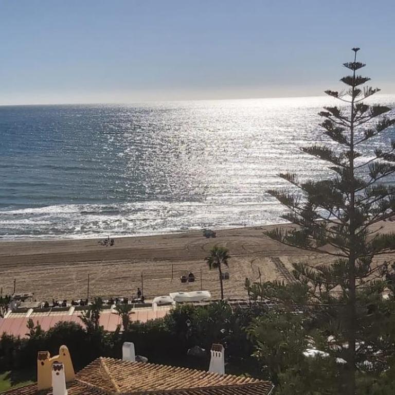 Beautiful frontline apartment - Superior One-Bedroom Apartment with Balcony - 31