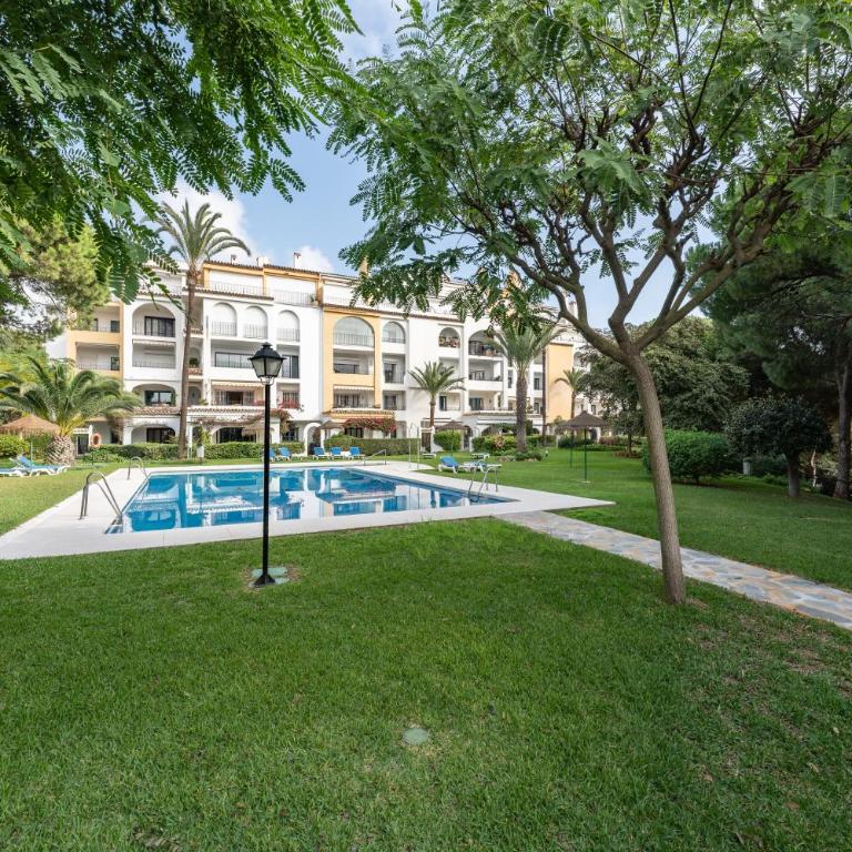 Beautiful frontline apartment - Superior One-Bedroom Apartment with Balcony - 20