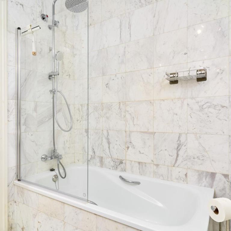 Vista al Mar - Two-Bedroom Deluxe Apartment with Ocean View - 25