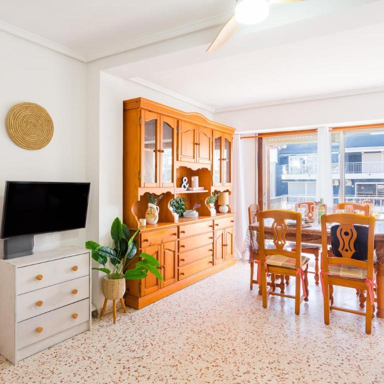 Palmera Beach House - Three-Bedroom Premium Apartment with Balcony - 4
