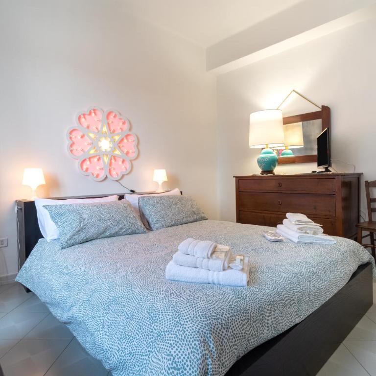 Chicca Casa Vacanze - Appartamento Deluxe con 2 Camere da Letto e Balcone - 16