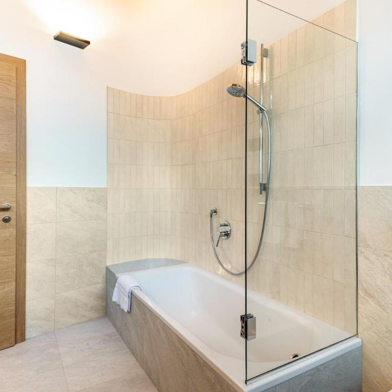 Les Ciases Chalets Dolomites Apt 3 - Appartamento Deluxe con 2 Camere da Letto e Balcone - 17