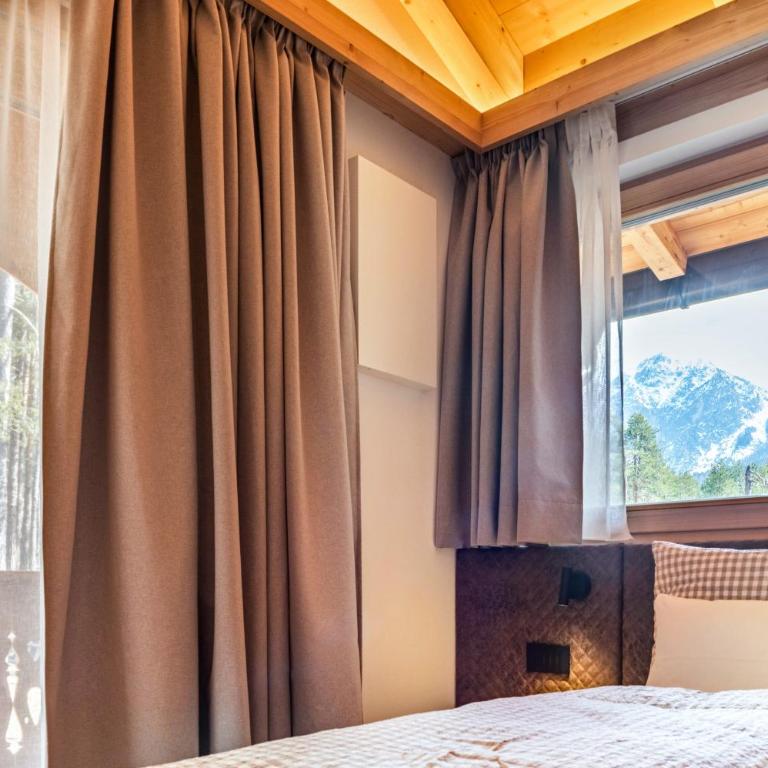 Les Ciases Chalets Dolomites Apt 3 - Appartamento Deluxe con 2 Camere da Letto e Balcone - 13