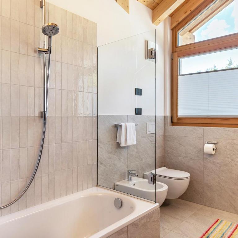 Les Ciases Chalets Dolomites Apt 3 - Appartamento Deluxe con 2 Camere da Letto e Balcone - 16