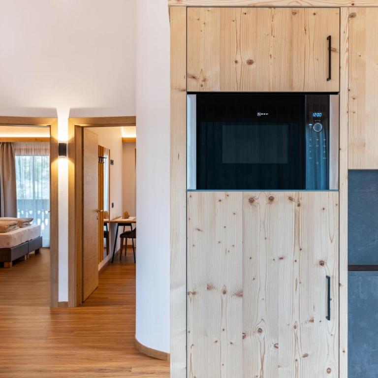 Les Ciases Chalets Dolomites Apt 3 - Appartamento Deluxe con 2 Camere da Letto e Balcone - 8