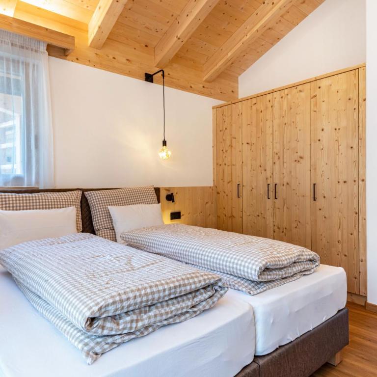 Les Ciases Chalets Dolomites Apt 3 - Appartamento Deluxe con 2 Camere da Letto e Balcone - 12