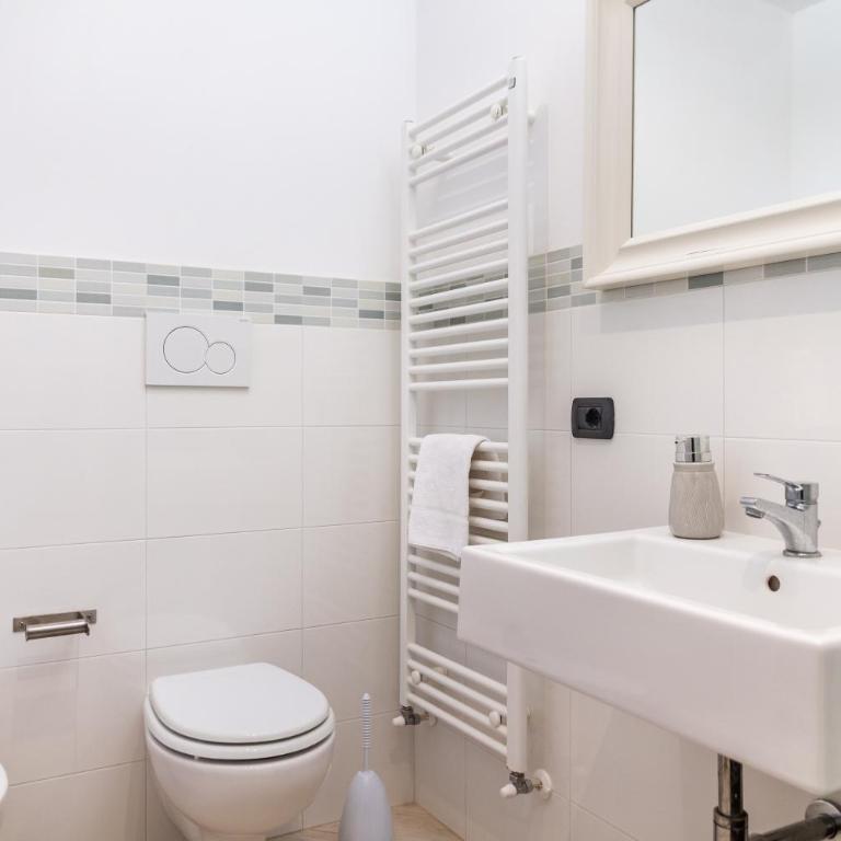 Villa Glicine - Colleberto - Appartamento Premium con 3 Camere da Letto e Balcone - 22