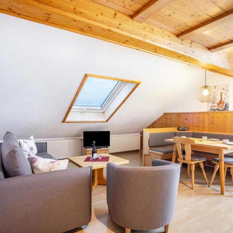 Ferienwohnungen Bergblick - Superior Apartment mit 1 Schlafzimmer und Balkon - 1