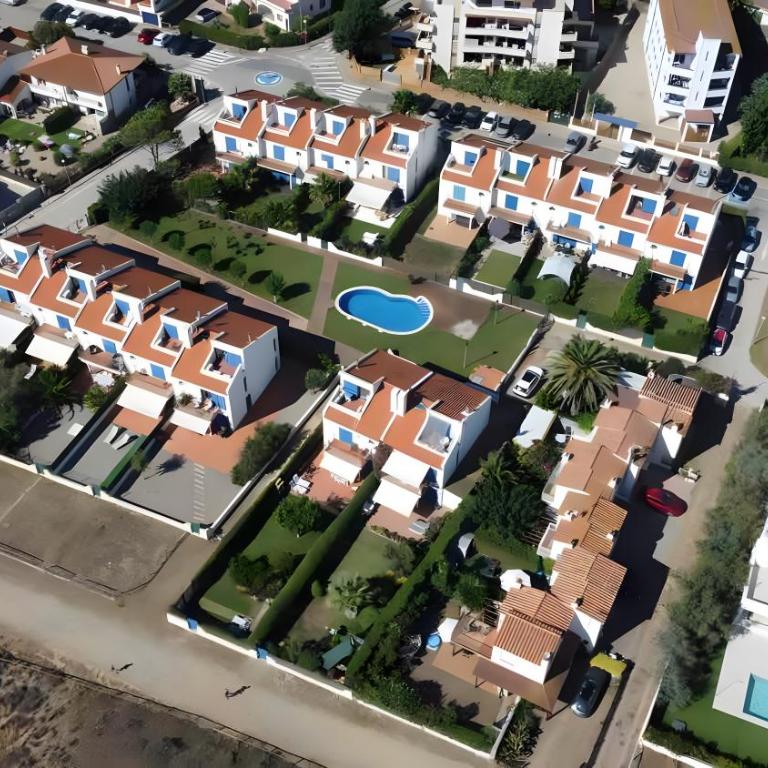 Oasis Premium Costa Brava - Three-Bedroom Premium Apartment with Balcony - 37