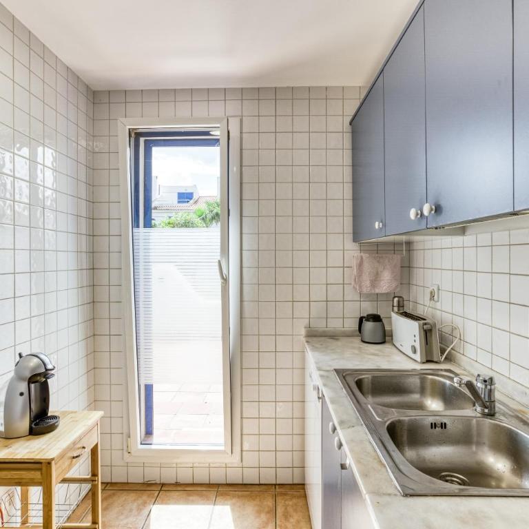 Oasis Premium Costa Brava - Three-Bedroom Premium Apartment with Balcony - 8
