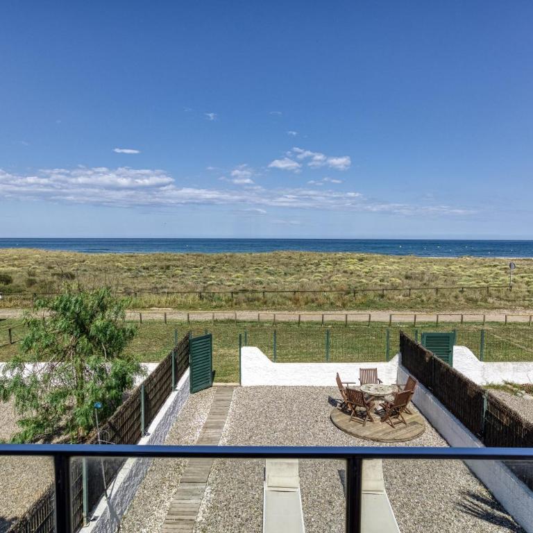 Oasis Premium Costa Brava - Three-Bedroom Premium Apartment with Balcony - 15