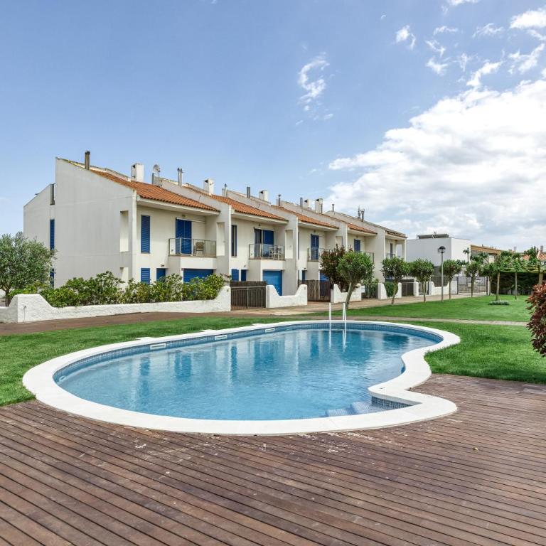 Oasis Premium Costa Brava - Three-Bedroom Premium Apartment with Balcony - 1