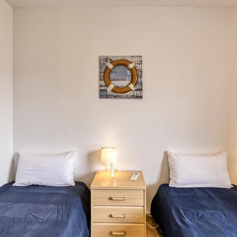 Oasis Premium Costa Brava - Three-Bedroom Premium Apartment with Balcony - 25