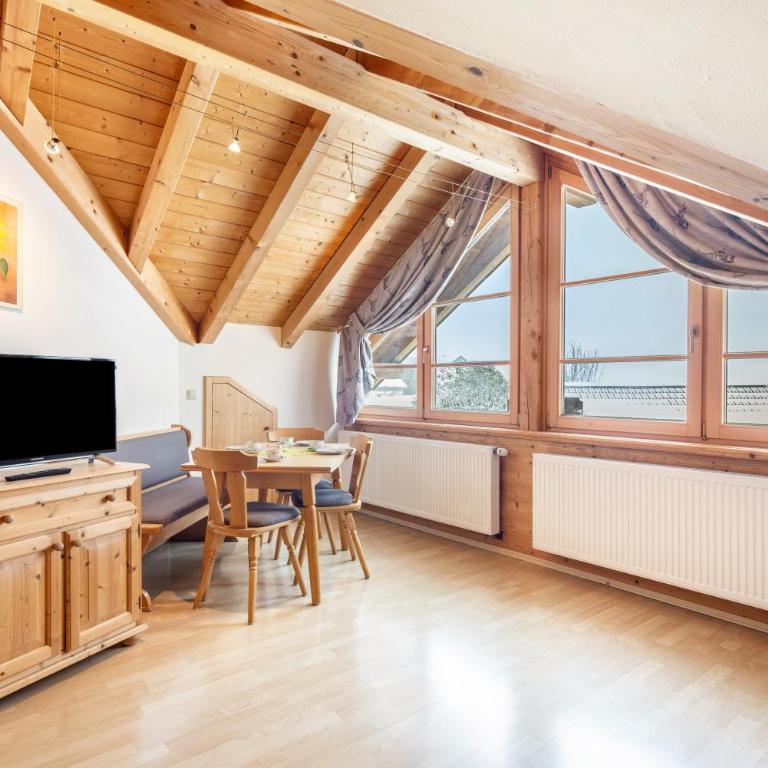 Ferienwohnungen Bergblick - Superior Apartment mit 1 Schlafzimmer und Balkon - 2