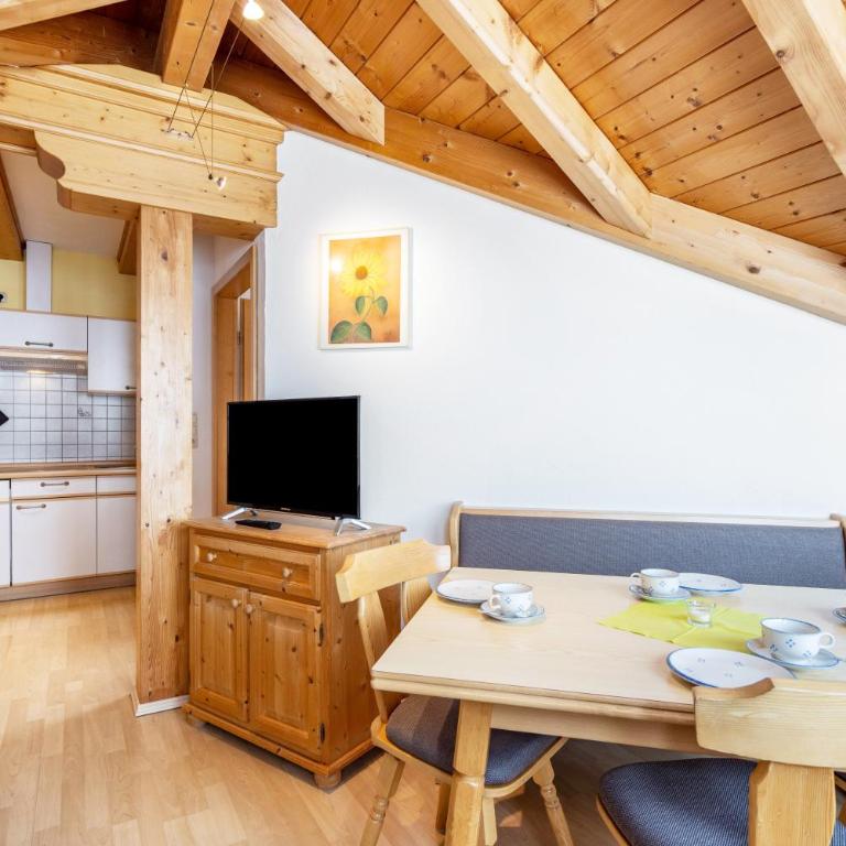 Ferienwohnungen Bergblick - Superior Apartment mit 1 Schlafzimmer und Balkon - 10