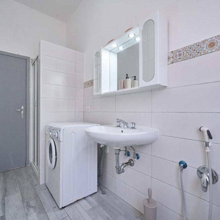 Casa Cecilia - Appartamento Deluxe con 2 Camere da Letto e Balcone - 22