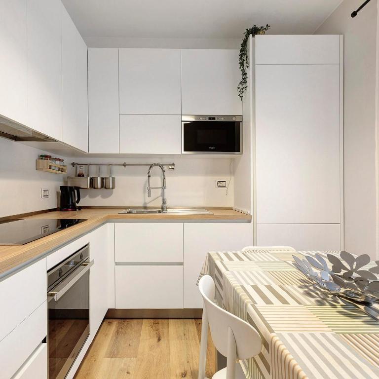 La Casetta di Luce - Appartamento Deluxe con 2 Camere da Letto e Balcone - 11