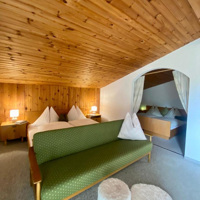 Wolfbachgut - Ferienwohnung 4 - Apartment mit 1 Schlafzimmer und Gartenblick - 6