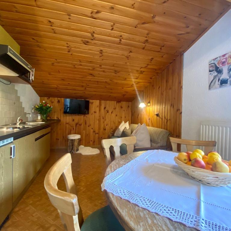 Wolfbachgut - Ferienwohnung 4 - Apartment mit 1 Schlafzimmer und Gartenblick - 5