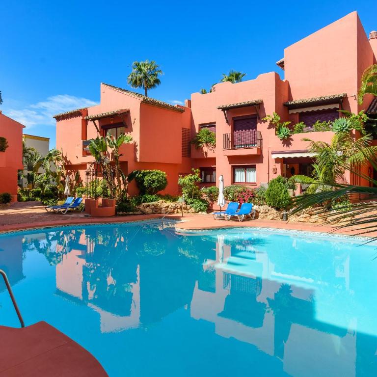 Jardines de Don Carlos Marbella - Two-Bedroom Deluxe Apartment with Garden View - 1