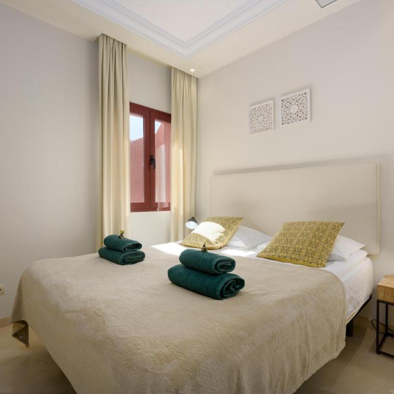 Jardines de Don Carlos Marbella - Two-Bedroom Deluxe Apartment with Garden View - 13