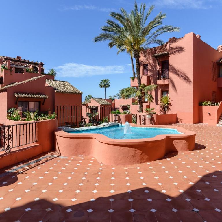 Jardines de Don Carlos Marbella - Two-Bedroom Deluxe Apartment with Garden View - 24
