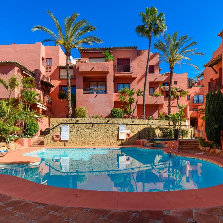 Jardines de Don Carlos Marbella - Two-Bedroom Deluxe Apartment with Garden View - 2