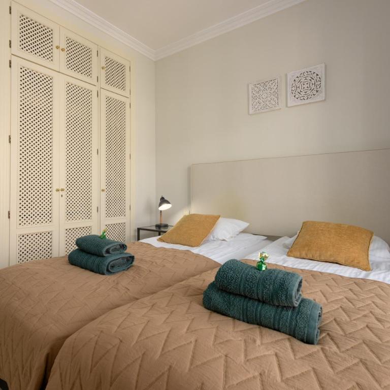 Jardines de Don Carlos Marbella - Two-Bedroom Deluxe Apartment with Garden View - 17