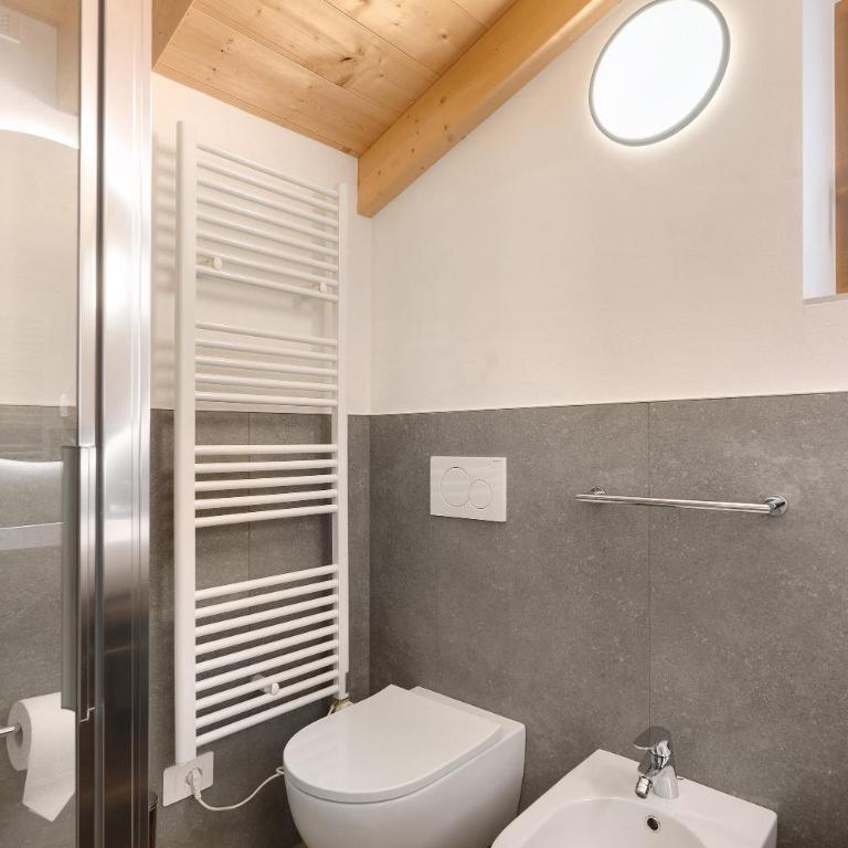Villa Helena - Panorama Dolomiti - Appartamento Premium con 3 Camere da Letto e Balcone - 22