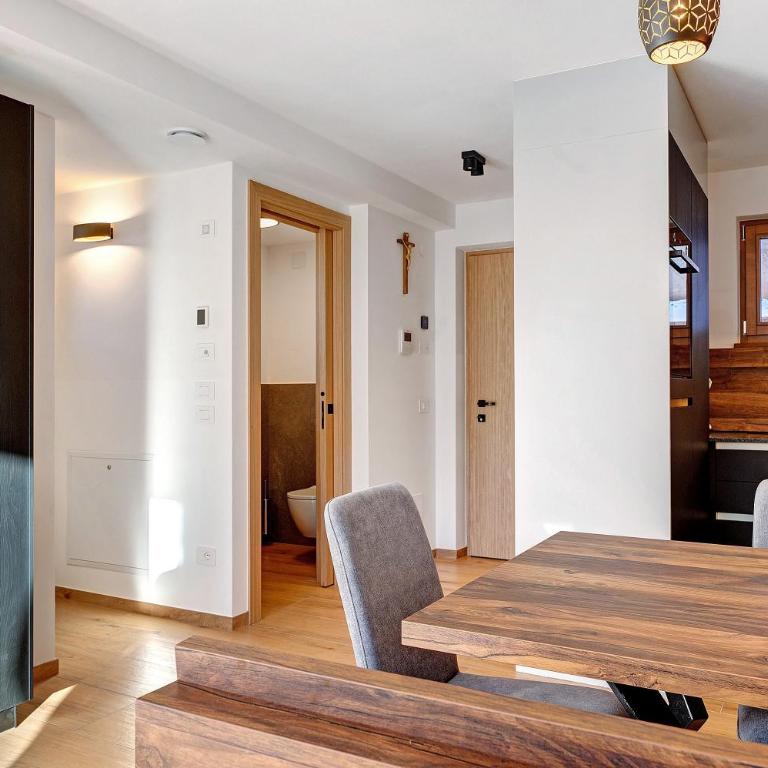 Villa Helena - Panorama Dolomiti - Appartamento Premium con 3 Camere da Letto e Balcone - 12